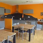 Casa de Férias La Dortiere S'amuse, Magnifique Maison De Maitre 12min Du Puy Du Fo Sevremont
