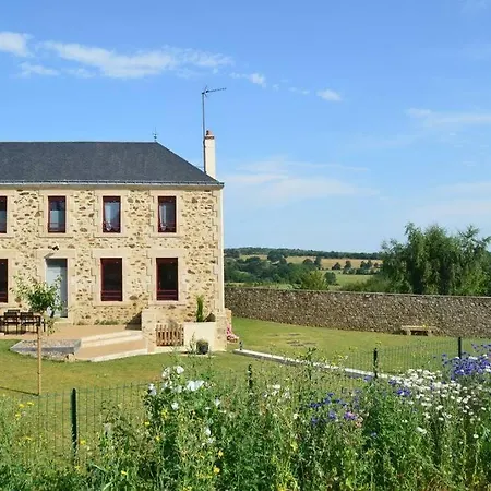 Semesterbostad La Dortiere S'amuse, Magnifique Maison De Maitre 12min Du Puy Du Fo