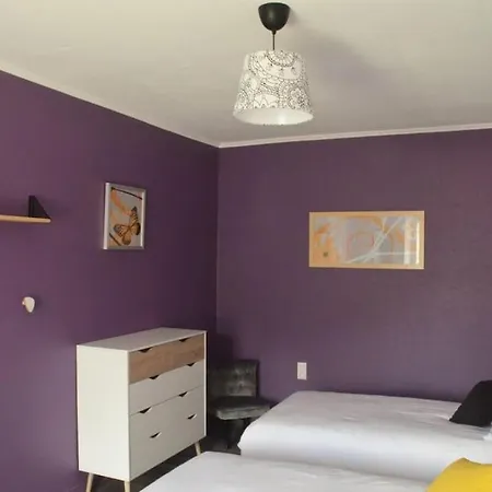 Casa de Férias La Dortiere S'amuse, Magnifique Maison De Maitre 12min Du Puy Du Fo *