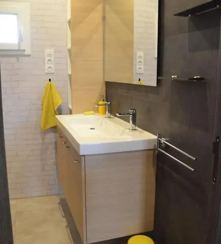 Casa vacanze La Dortière S'amuse, Magnifique Maison De Maître 12min Du Puy Du Fo Sevremont