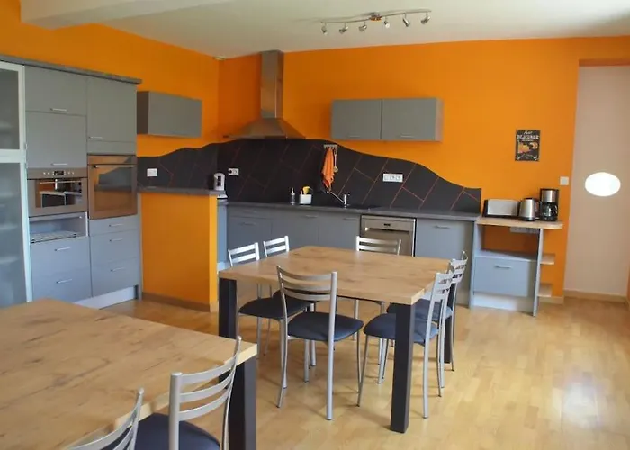 Casa vacanze La Dortière S'amuse, Magnifique Maison De Maître 12min Du Puy Du Fo Sevremont