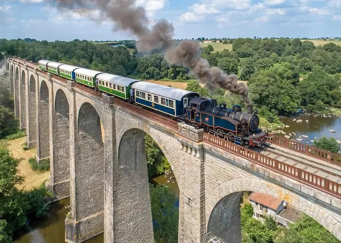 Casa vacanze La Dortière S'amuse, Magnifique Maison De Maître 12min Du Puy Du Fo Sevremont