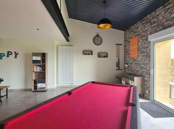 Casa de Férias La Dortiere S'amuse, Magnifique Maison De Maitre 12min Du Puy Du Fo